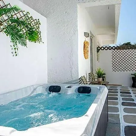 Ladikos Garden 호텔